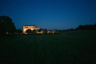 Die Finca bei Nacht in den Feldern um Manacor